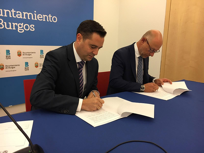 El Alcalde firma un nuevo contrato de patrocinio con el Club Deportivo Aparejadores Rugby Burgos