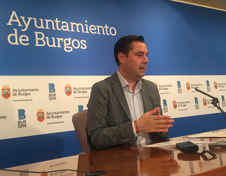 El PSOE urge a resolver la situación de incertidumbre con la escuela de Relaciones Laborales y la UNED respetando los acuerdos del Pleno